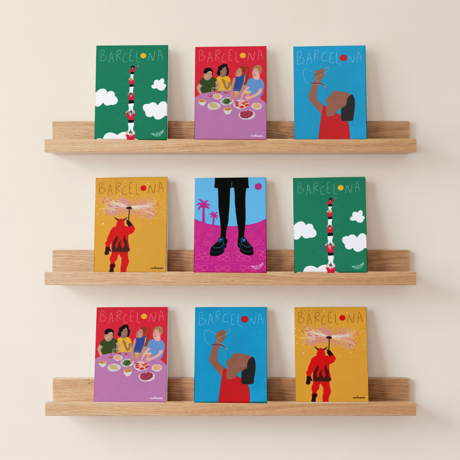 Cartes postales sur un étagère, dessins qui représentent des tradition catalanes de Barcelone, réalisées par Amélie Decomble alias Amélimón
